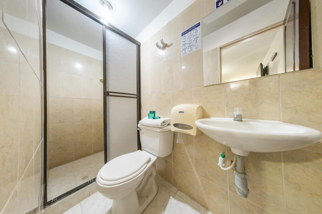 Ayenda Danilo Hotel Ibague Bagian luar foto